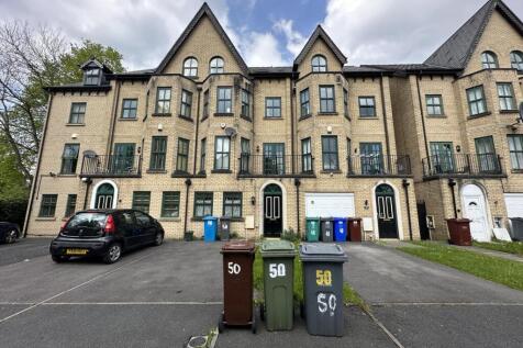 8-bed house on Schuster Road, Victoria Park, £145pppw, £628/mo