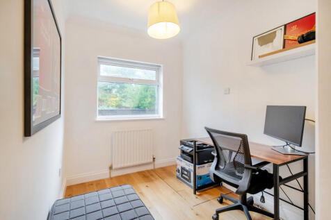 1370730-4-68f6406...