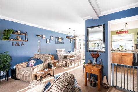 Sitting/Dining Room