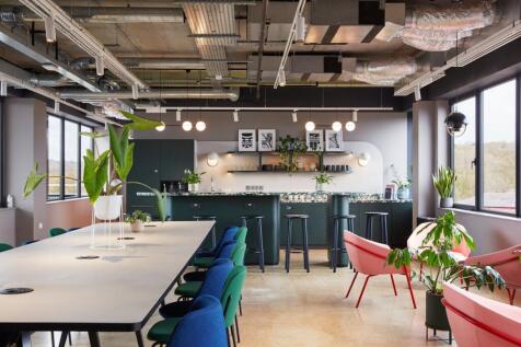 Clockwise_WoodGreen_ClubLounge_4.jpg