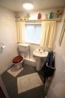 2nd Floor En-Suit...