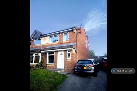Clean &amp; Refurbished 3 Bedrooms Semi-Detached House
