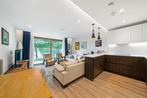 Kitchen &amp; Living