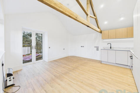 CAM04024G0-PR0043-STILL003