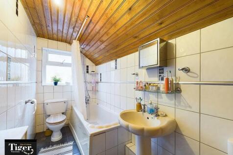 CAM02176G0-PR0483...