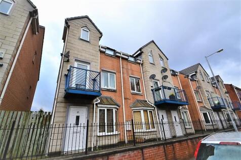 4 bedroom Townhouse for rent