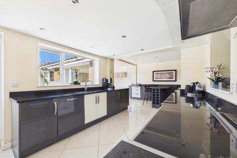 Kitchen- Mark Stephens EweMove Newmarket and Soham