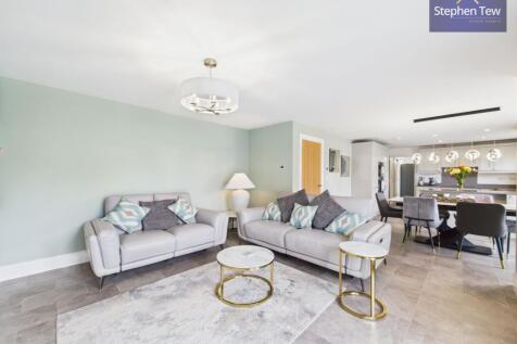 Kitchen/ Living Area