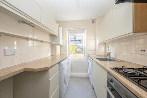 Grove Road, Surbiton, KT6 photo 5