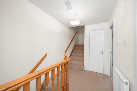 16 Leyland Road 1...