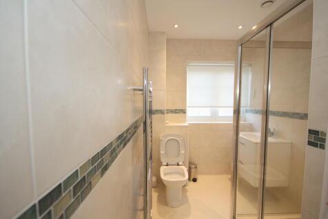 Regency Drive, West Byfleet photo 4