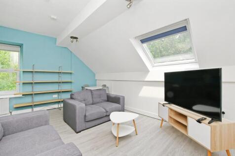 3-bed flat on 18C Newbould Lane, Broomhill, S10 2PL, £13,500/mo
