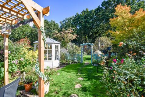 38 Wombourne Park-3.jpg