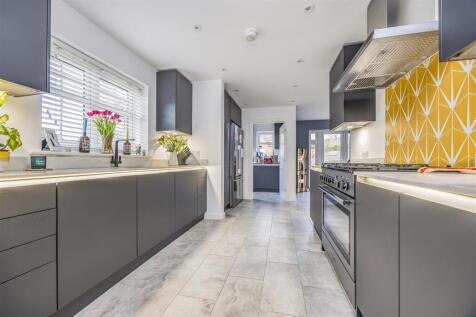 4 West Brook View, Emsworth-PorticoMarketing-SoldB