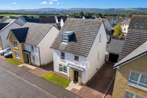 Fairlie Road, Brookfield four bedroom detached tow