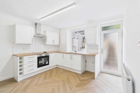 CAM01690G0-PR0446-ST