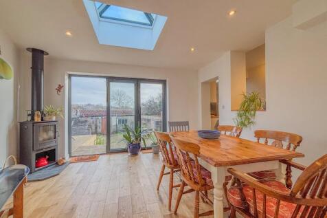 Kitchen/Reception