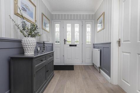 Bramleys Estate Agents - Gernhill Avenue - Fixby (