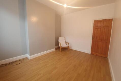 Holmsdale Road, Foleshill - Front Living Room.jpg