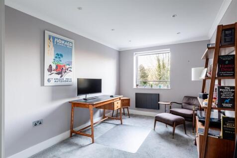 Chiswick High Road-23.jpg