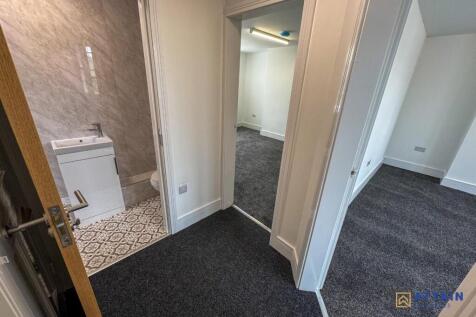 Hallway.jpg