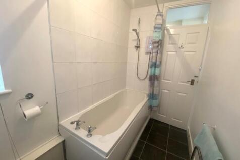 shenstone bathroom.jpg