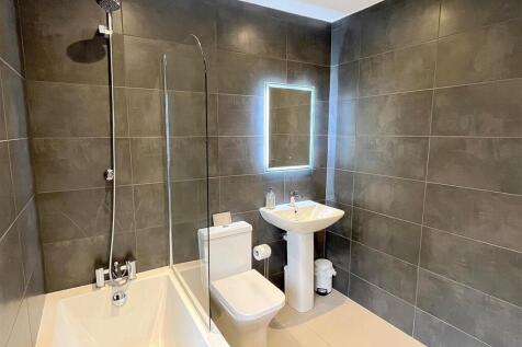 Family Bathroom Alternative.jpg