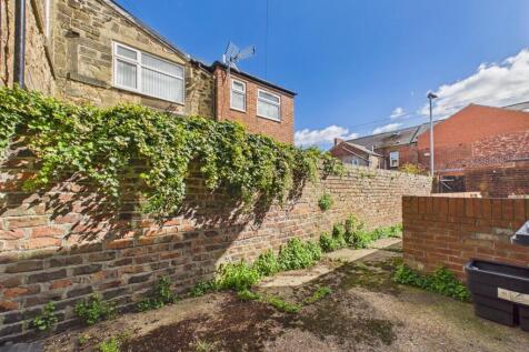 PRIVATE REAR YARD