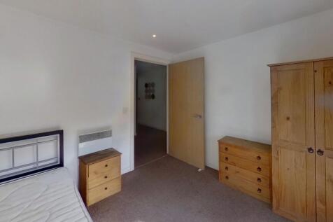 16-Cymbeline-Bedroom 1