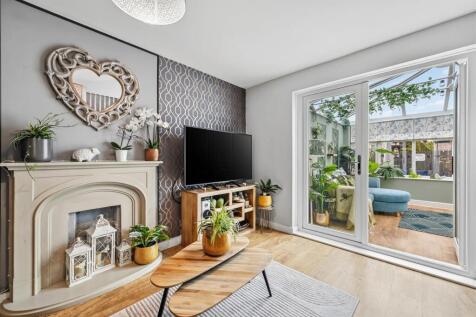 Saxton Mee 14 Highfield Drive 0025.jpg