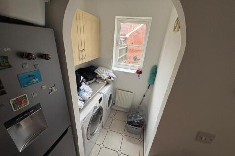 Woodfield Lane, Cambourne, Cambridgeshire photo 4