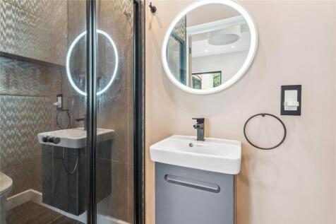 En Suite Shower Room