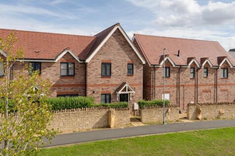 71 London Road, Corby (2 of 21).jpg