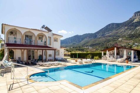 3 bedroom resale villa,10m by 5m swimming pool, double plot size,  air conditioning, bar with BBQ &amp; garden shed, Title deed in the owner's name VAT paid Image 9999 1