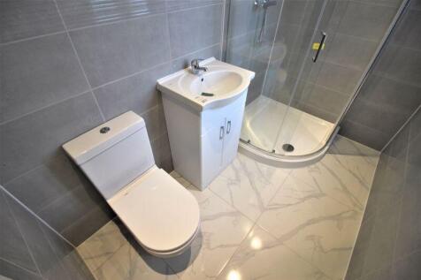 2 Bedroom duplex apartment to rent, Crombey Street, Town Centre photo 5
