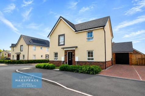 Four Bedroom Detached with Garage on Corner Plot 