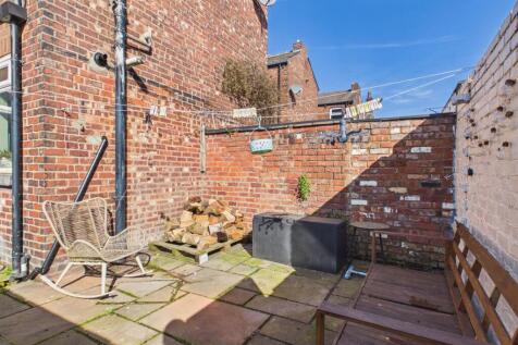 CAM03729G0-PR0274-STILL022