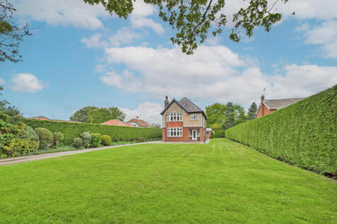 4 Bedroom Detached House - For Sale