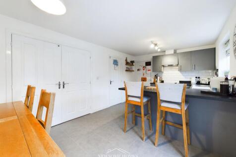 Kitchen/ Dining Room