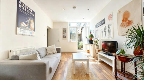 Living Room (3)