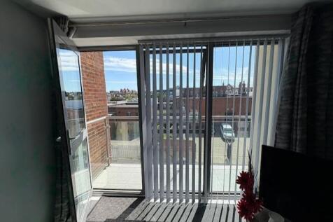 kingsbalcony1.jpg