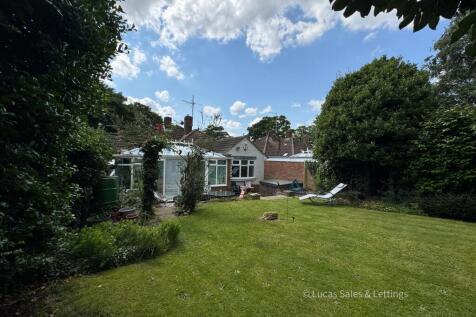 114 Gipsy Lane Kettering-12.jpg