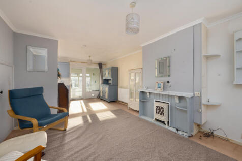 Sitting Room/Dining area