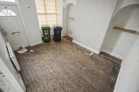6 Ashton Avenue, Harehills, Leeds, West Yorkshire, LS8 5BX