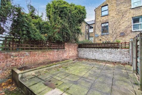 64 Belgrade Road, Stoke Newington, London N16 8DJ
