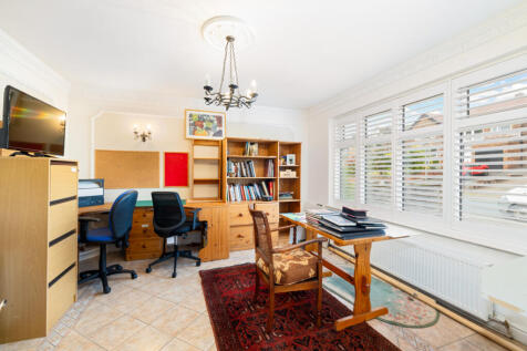 Reception room /office