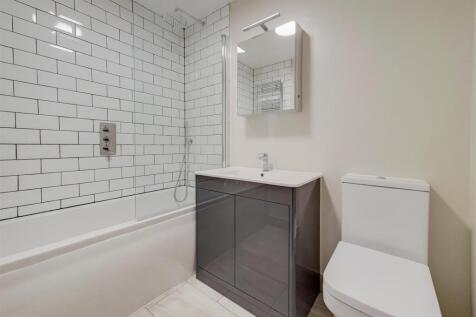 10_Bathroom-0.jpg