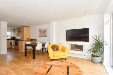 Lounge/Kitchen