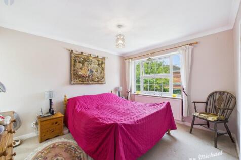 CAM03218G0-PR0737-STILL001