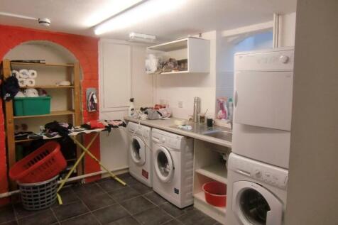 AVAILABLE NOW - 1 Room - Chestnut Walk, Worcester photo 4